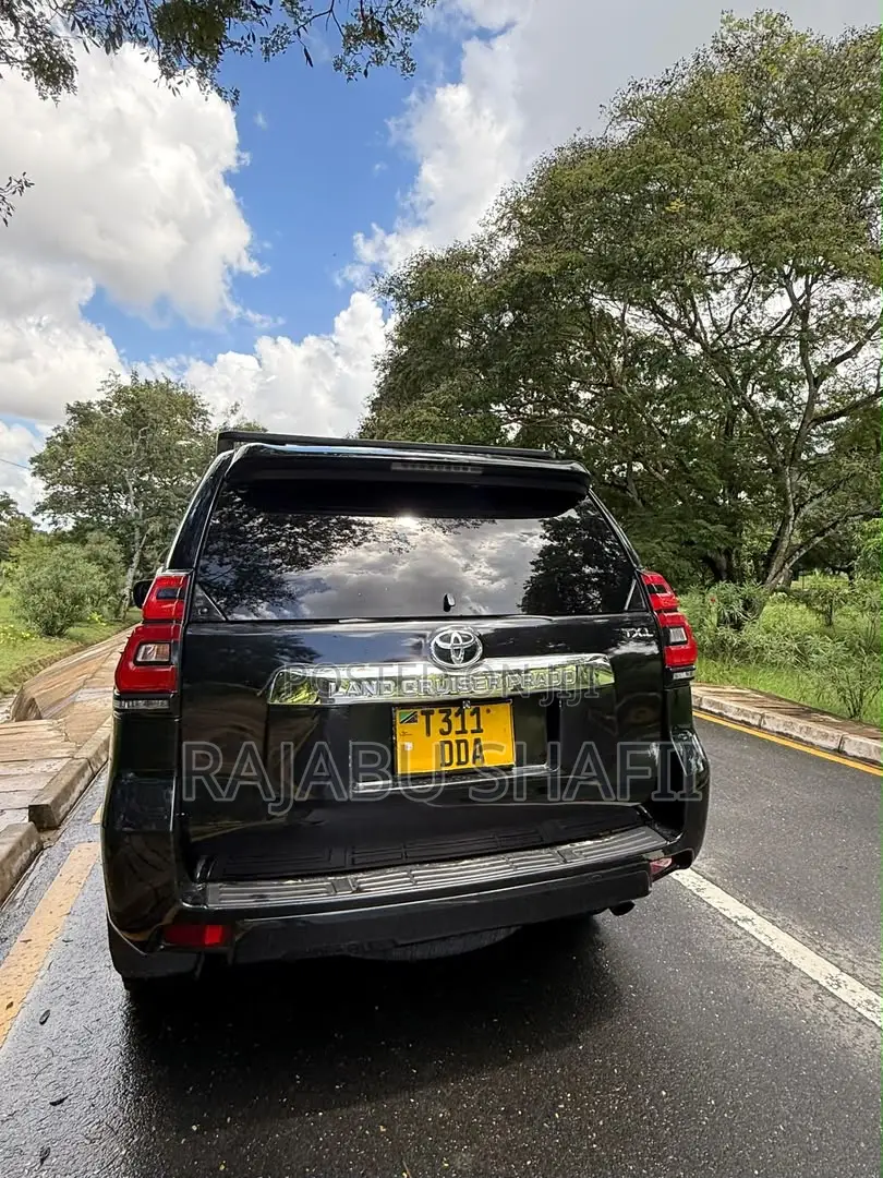 Toyota Land Cruiser Prado 2.7 i 2013 Black