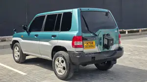 Mitsubishi Pajero 1999 Green