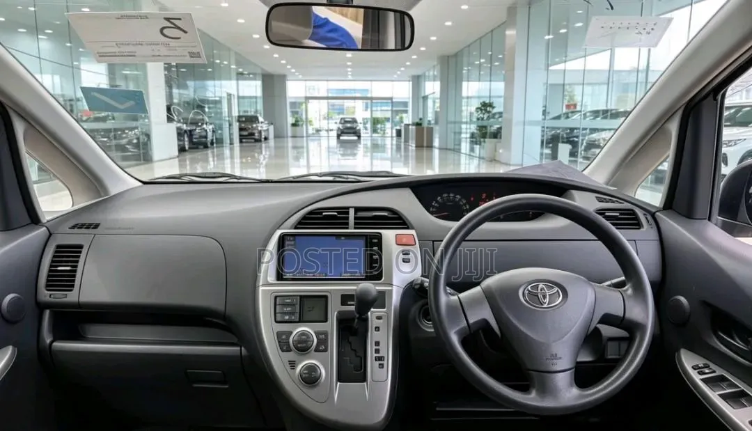 Toyota Ractis 2005 Gray