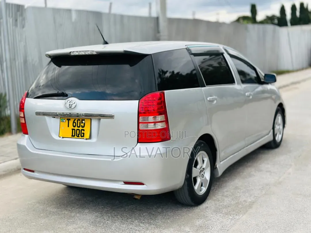 Toyota Wish 2003 Silver