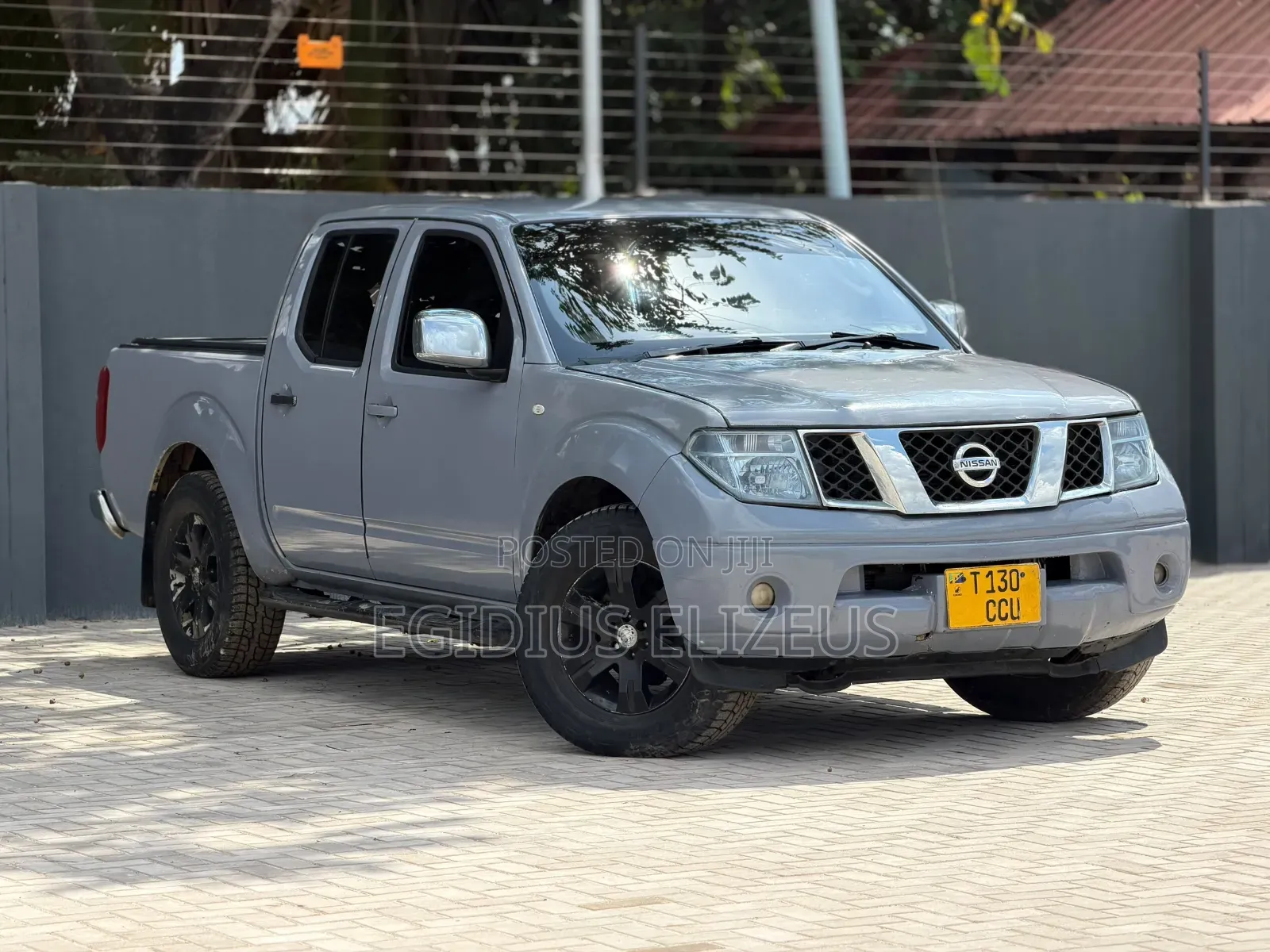 Nissan Navara 2011 Blue