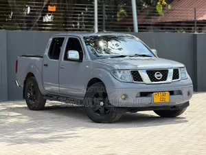 Nissan Navara 2011 Blue