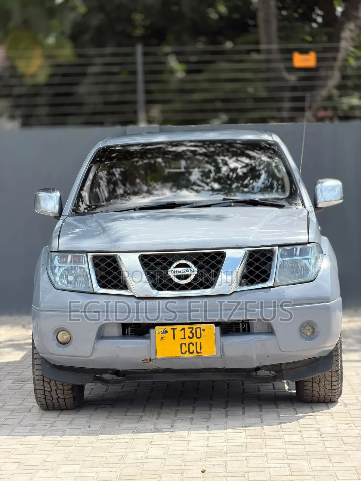 Nissan Navara 2011 Blue