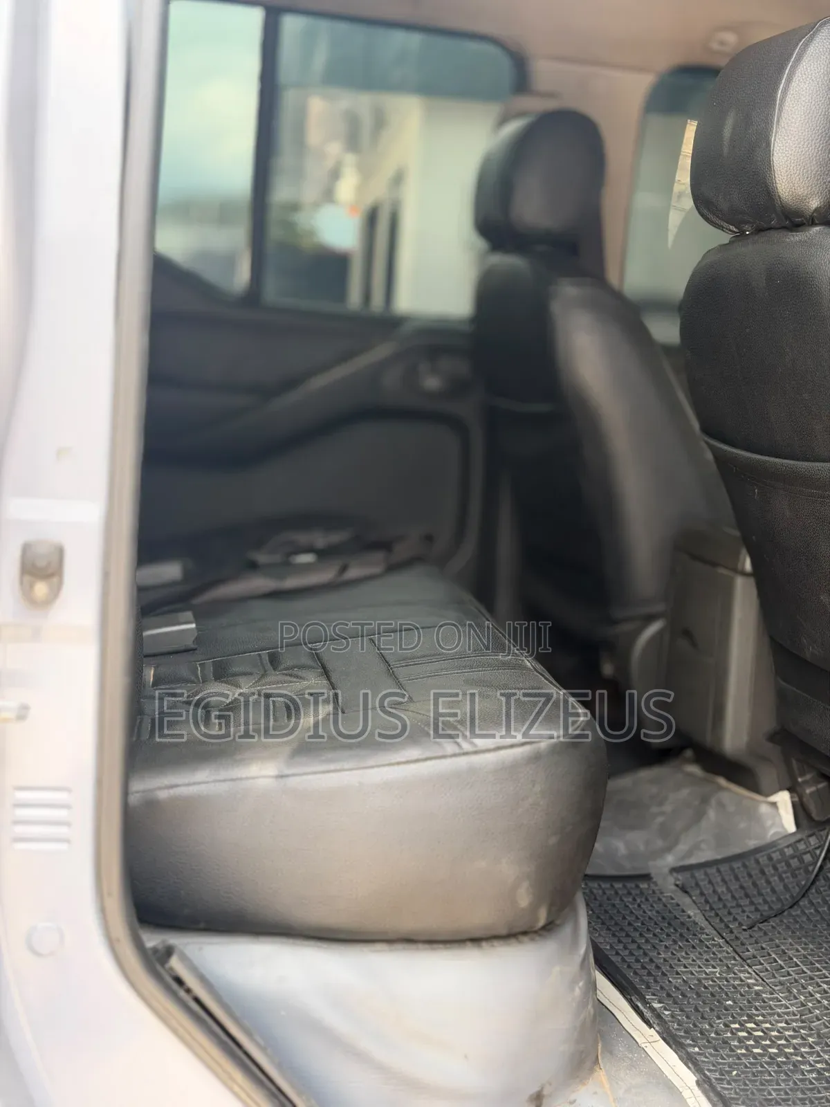 Nissan Navara 2011 Blue