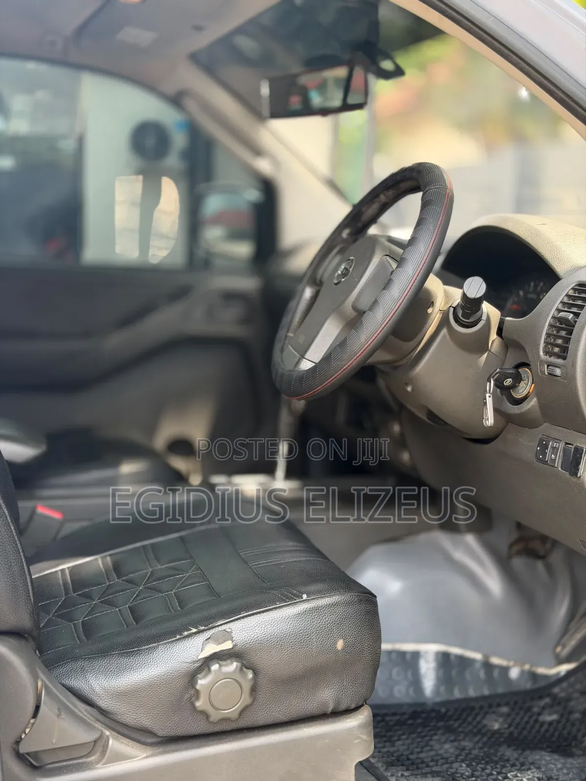 Nissan Navara 2011 Blue