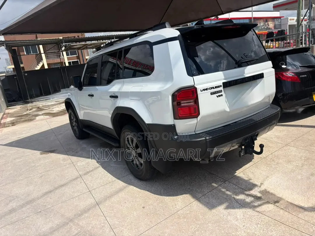 Toyota Land Cruiser Prado 2025 White