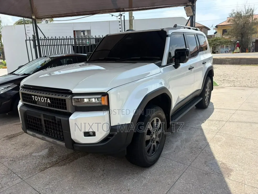 Toyota Land Cruiser Prado 2025 White