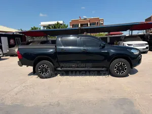 Toyota Hilux 2018 Black
