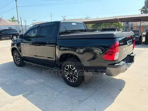 Toyota Hilux 2018 Black