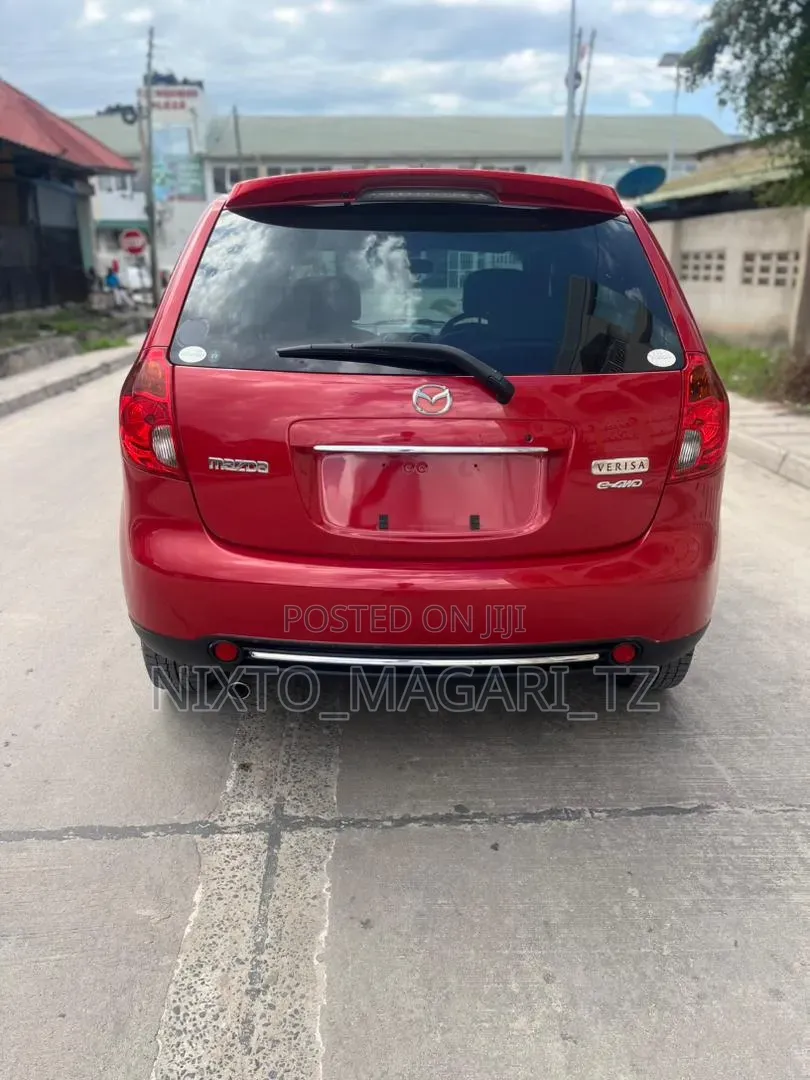 Mazda Verisa 2007 Red