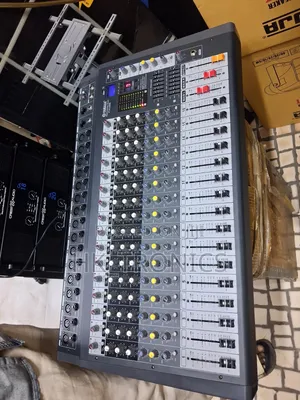 Yamaha Powerd Mixer
