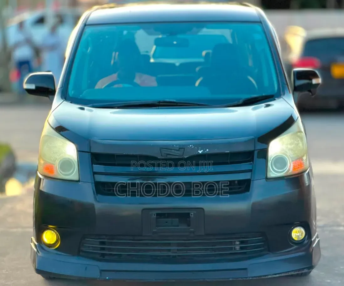 Toyota Noah 2009 Black