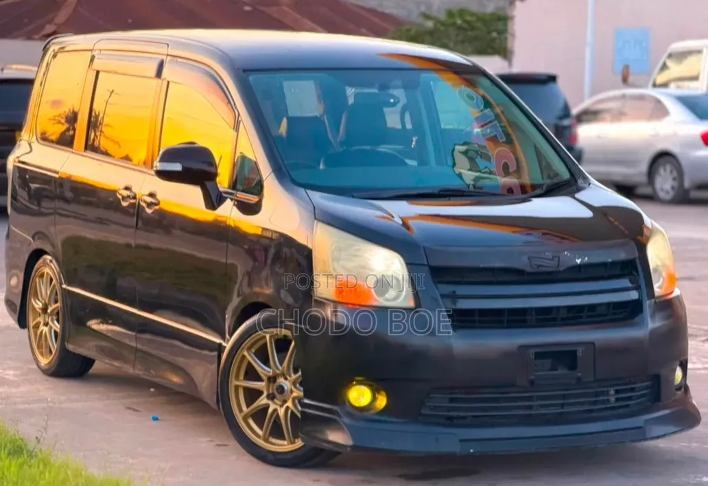 Toyota Noah 2009 Black