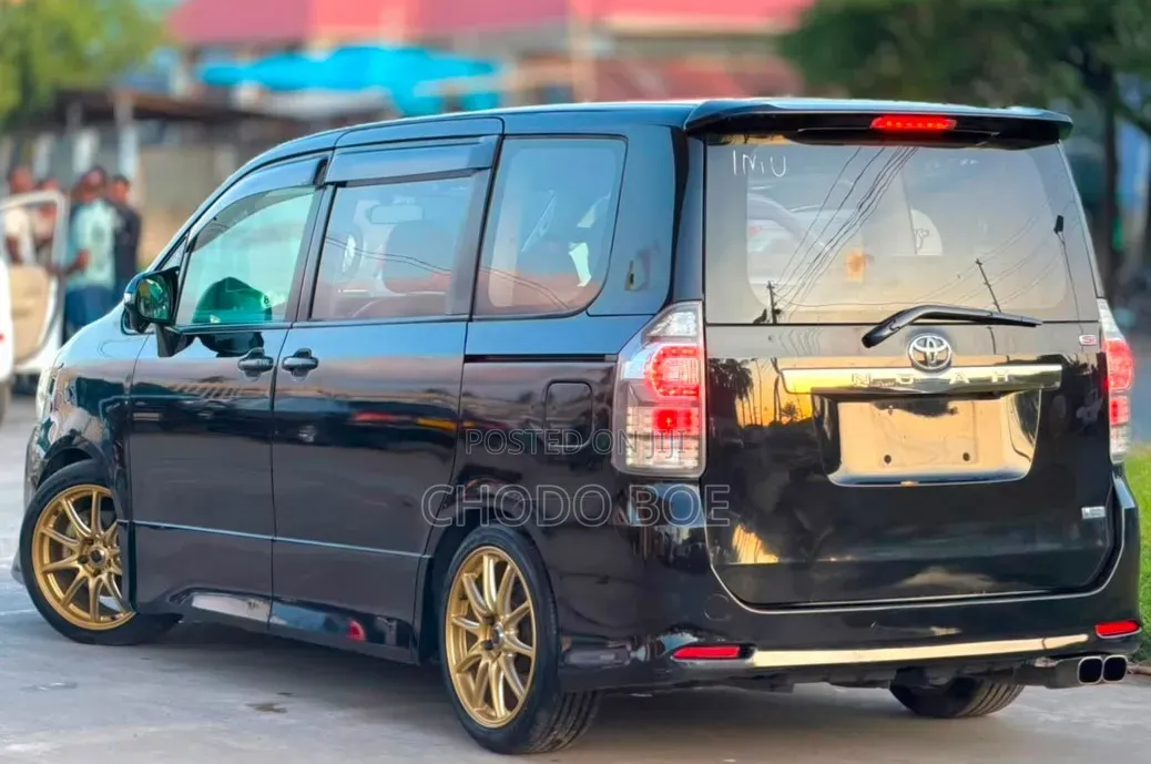 Toyota Noah 2009 Black
