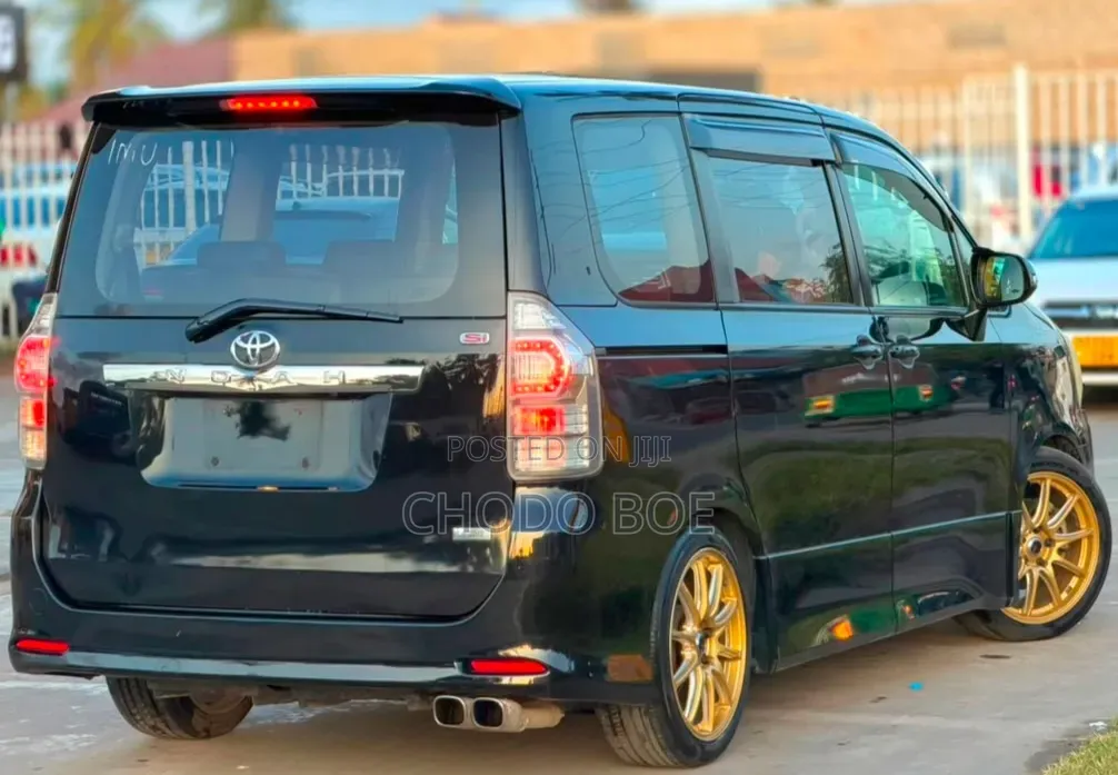 Toyota Noah 2009 Black