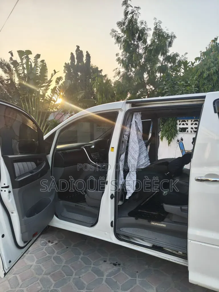 Toyota Alphard 2006 White