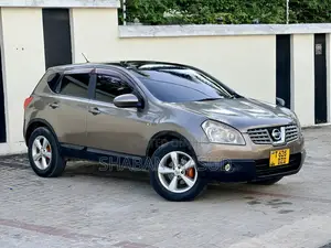Nissan Dualis 2010 Beige