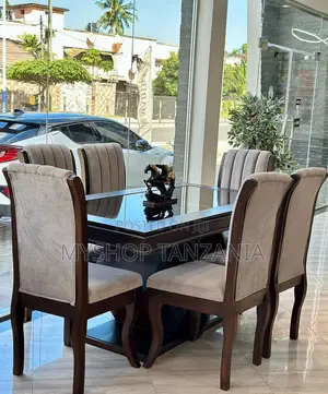 Dinning Table Full Set Viti 6 Mbao Ngumu