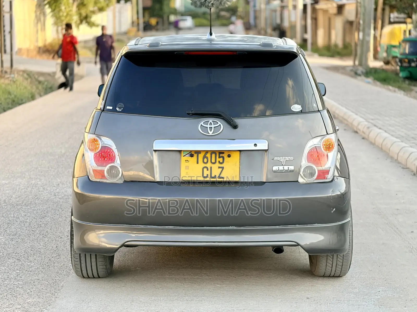 Toyota IST 2004