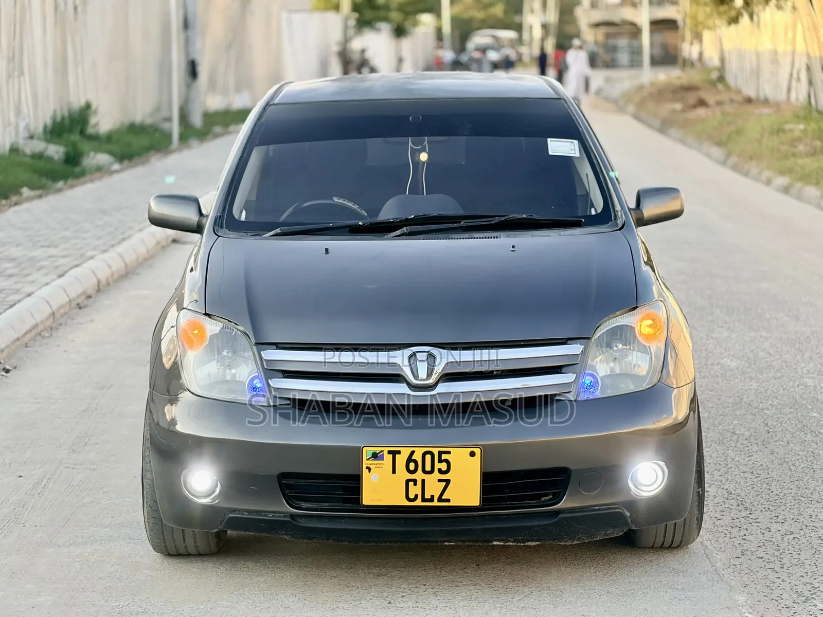 Toyota IST 2004