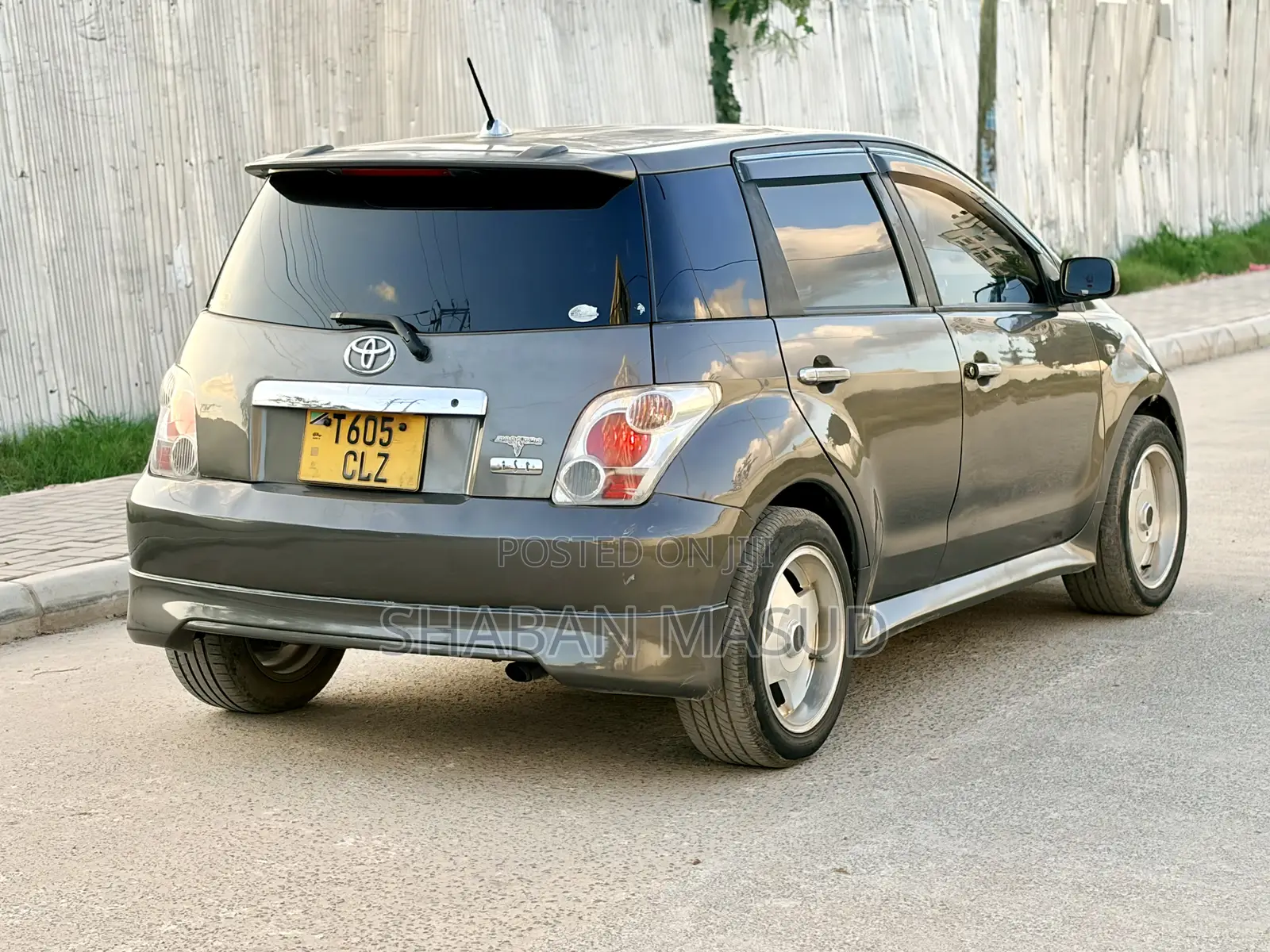 Toyota IST 2004