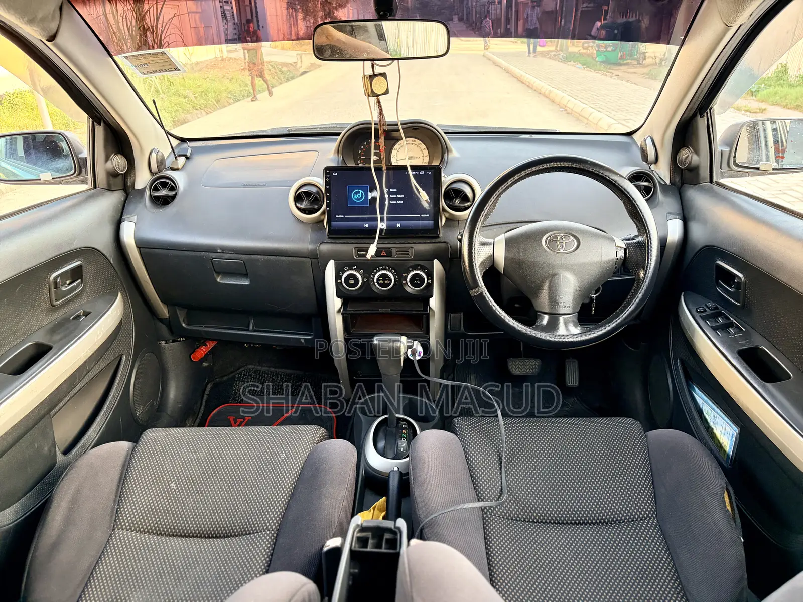 Toyota IST 2004