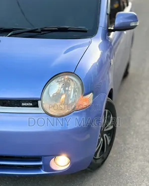 Toyota Sienta 2005 Blue