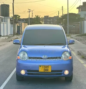 Toyota Sienta 2005 Blue