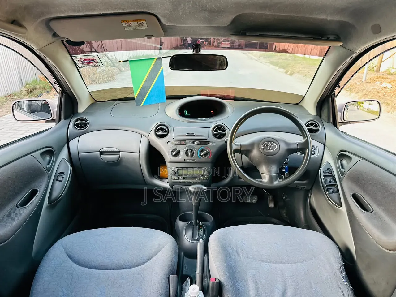 Toyota Vitz 2004 Pink