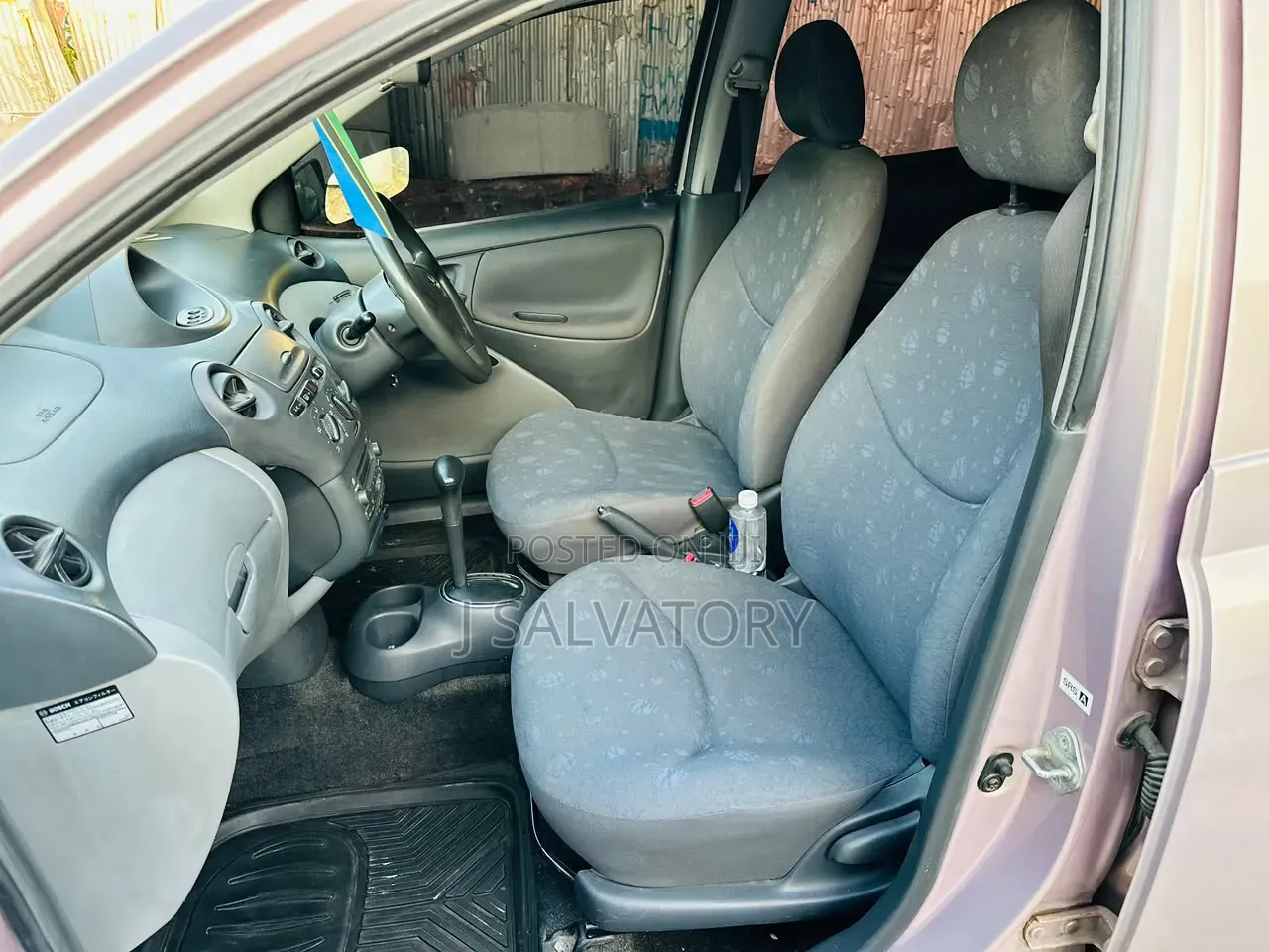 Toyota Vitz 2004 Pink