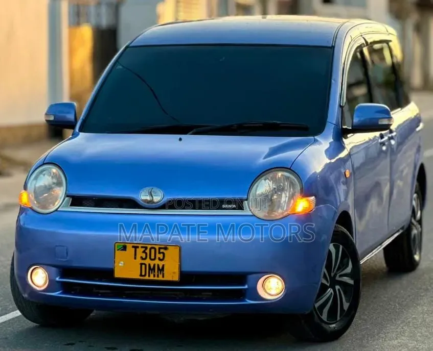 Toyota Sienta 2005 Blue