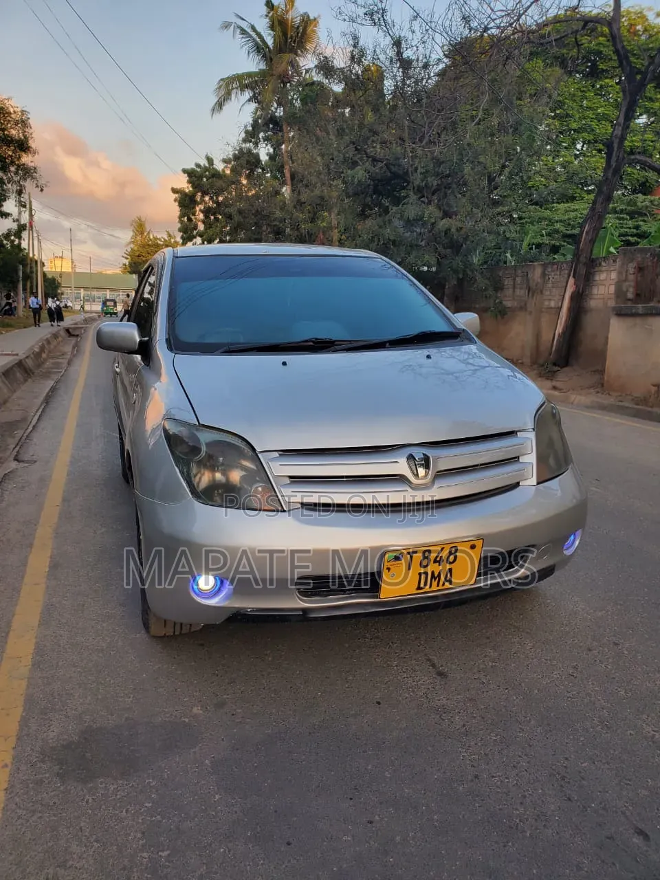 Toyota IST 2004 Silver