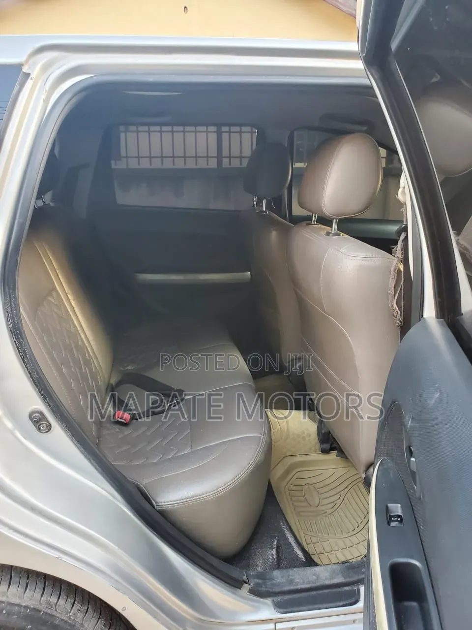 Toyota IST 2004 Silver