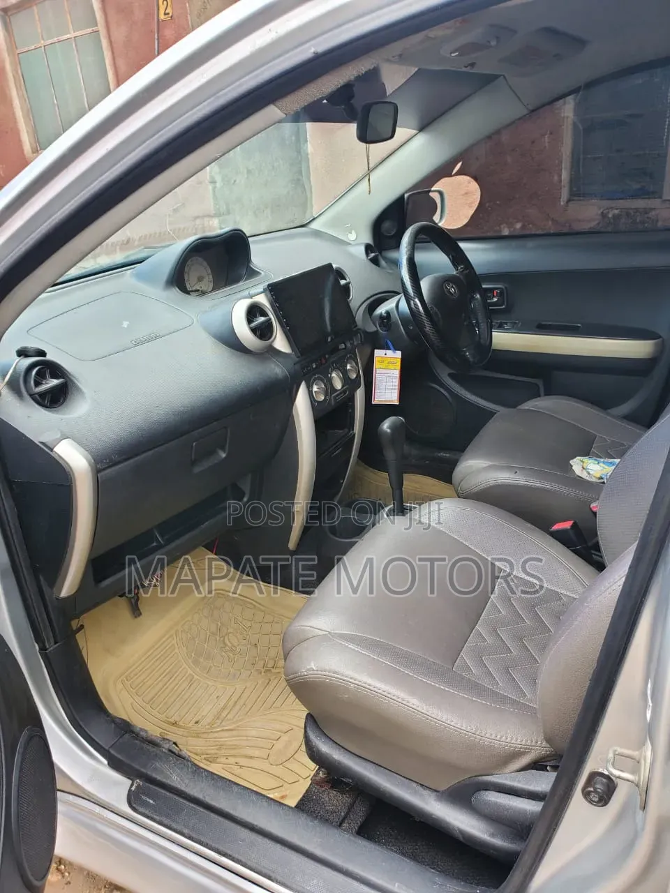 Toyota IST 2004 Silver