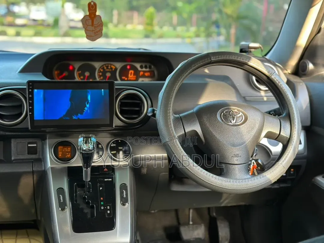Toyota Corolla Rumion 2012 Silver