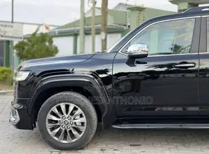 New Toyota Land Cruiser 2025 Black