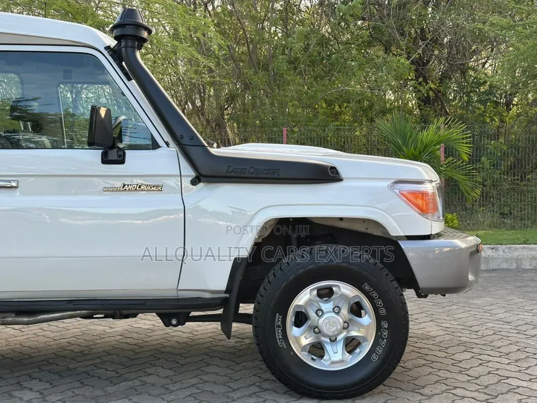 Toyota Land Cruiser 2015