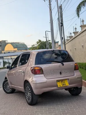 Toyota Vitz 2003 Pink