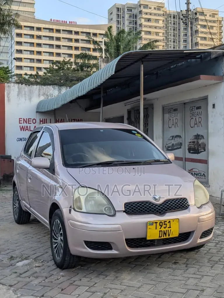 Toyota Vitz 2003 Pink