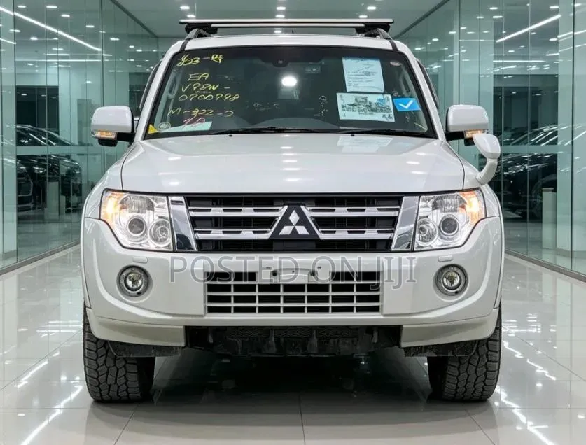 Mitsubishi Pajero 2013 White