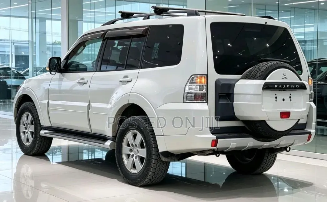 Mitsubishi Pajero 2013 White
