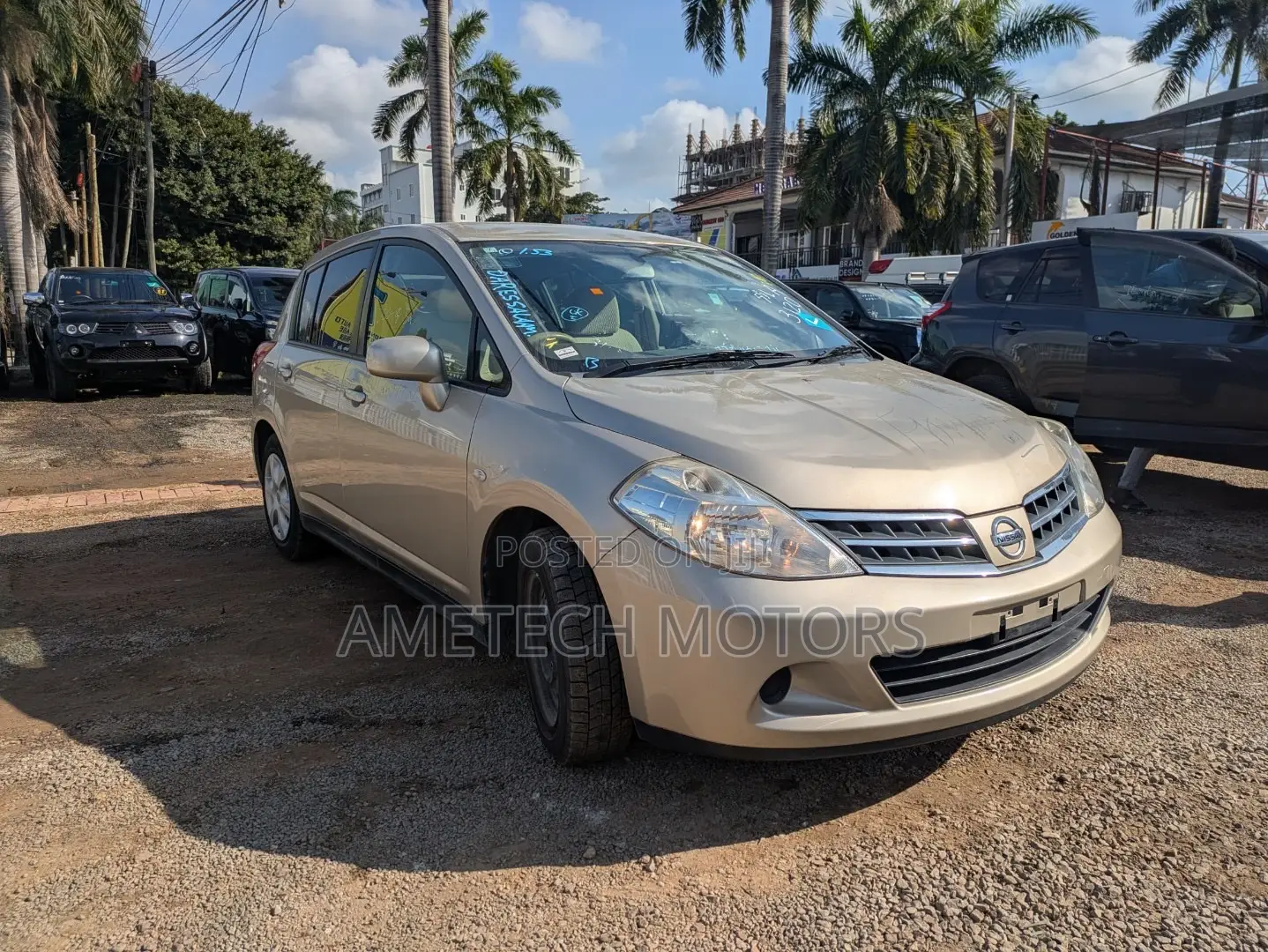 Nissan Tiida 2010 Silver