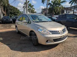 Nissan Tiida 2010 Silver