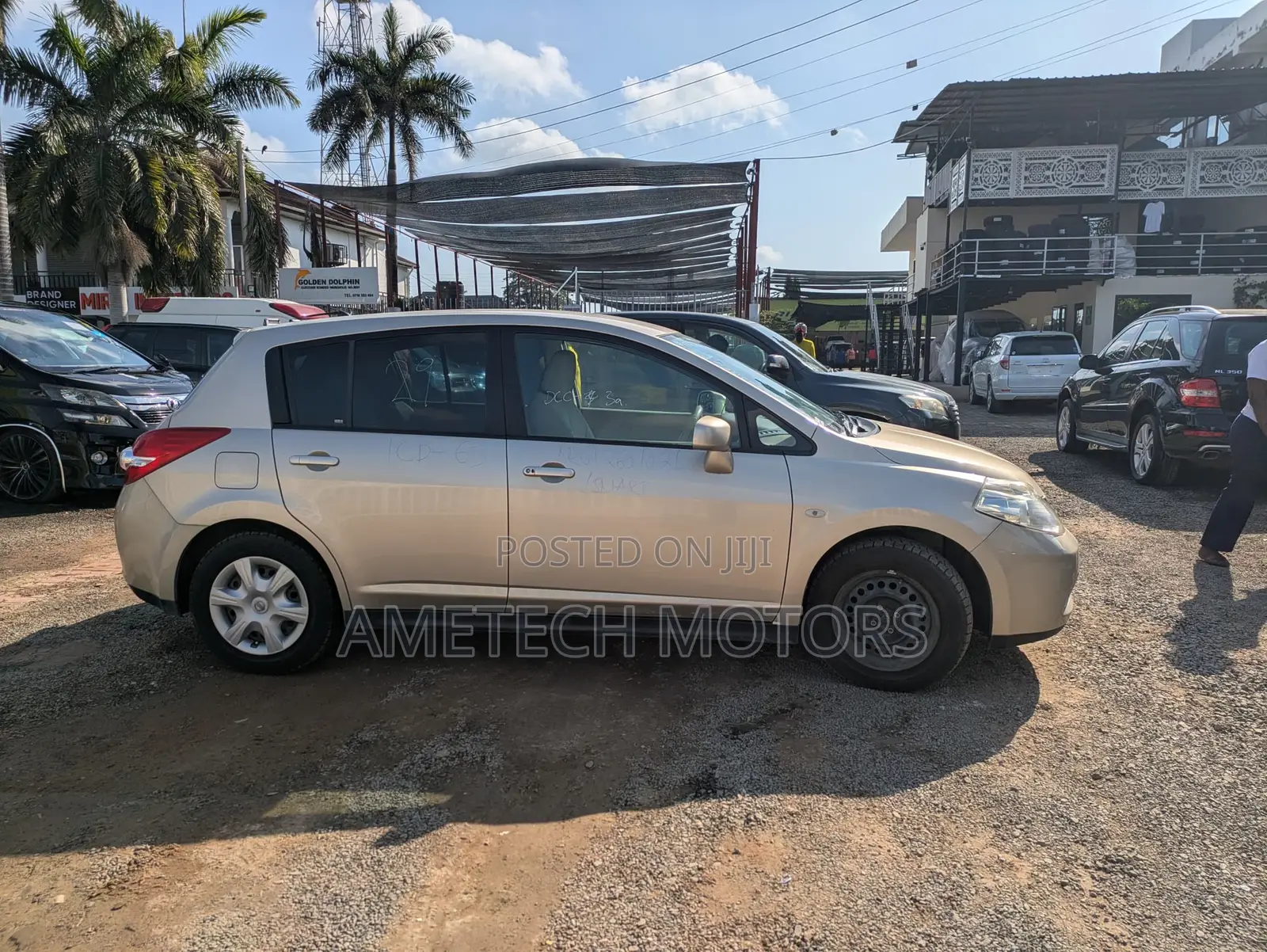 Nissan Tiida 2010 Silver