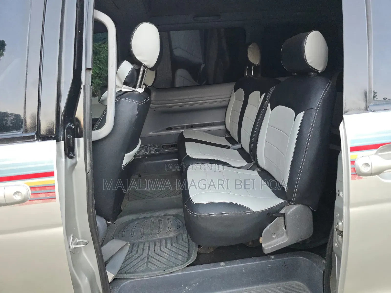 Toyota Noah 2009 Silver