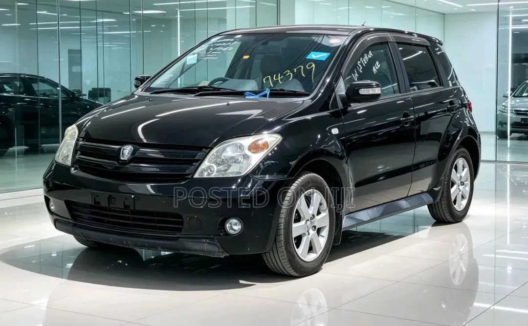Toyota IST 2004 Black