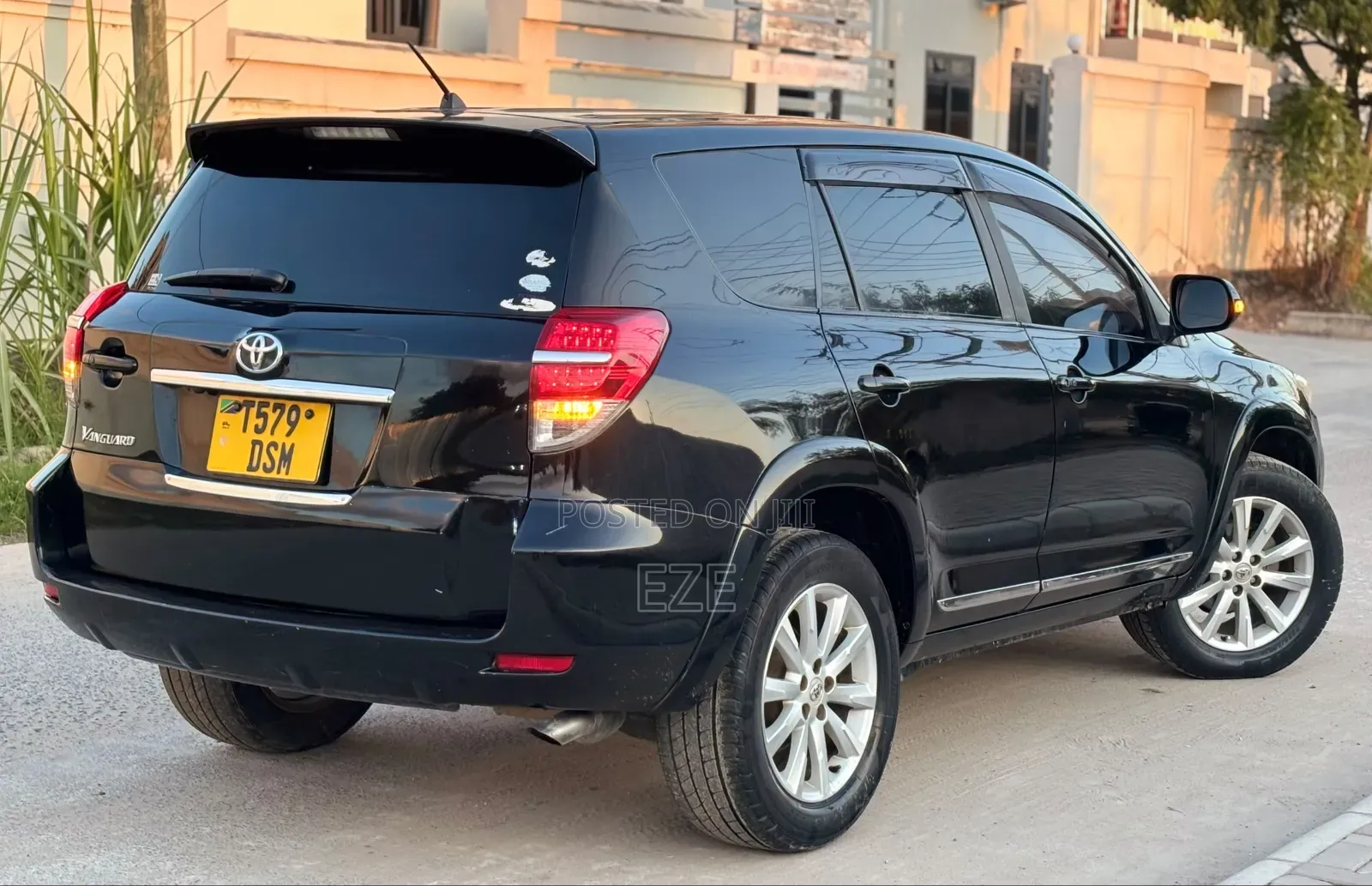 Toyota Vanguard 2010 Black