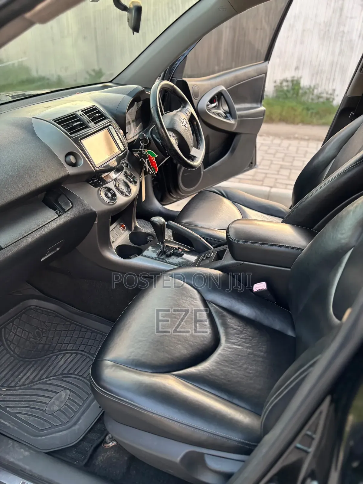 Toyota Vanguard 2010 Black