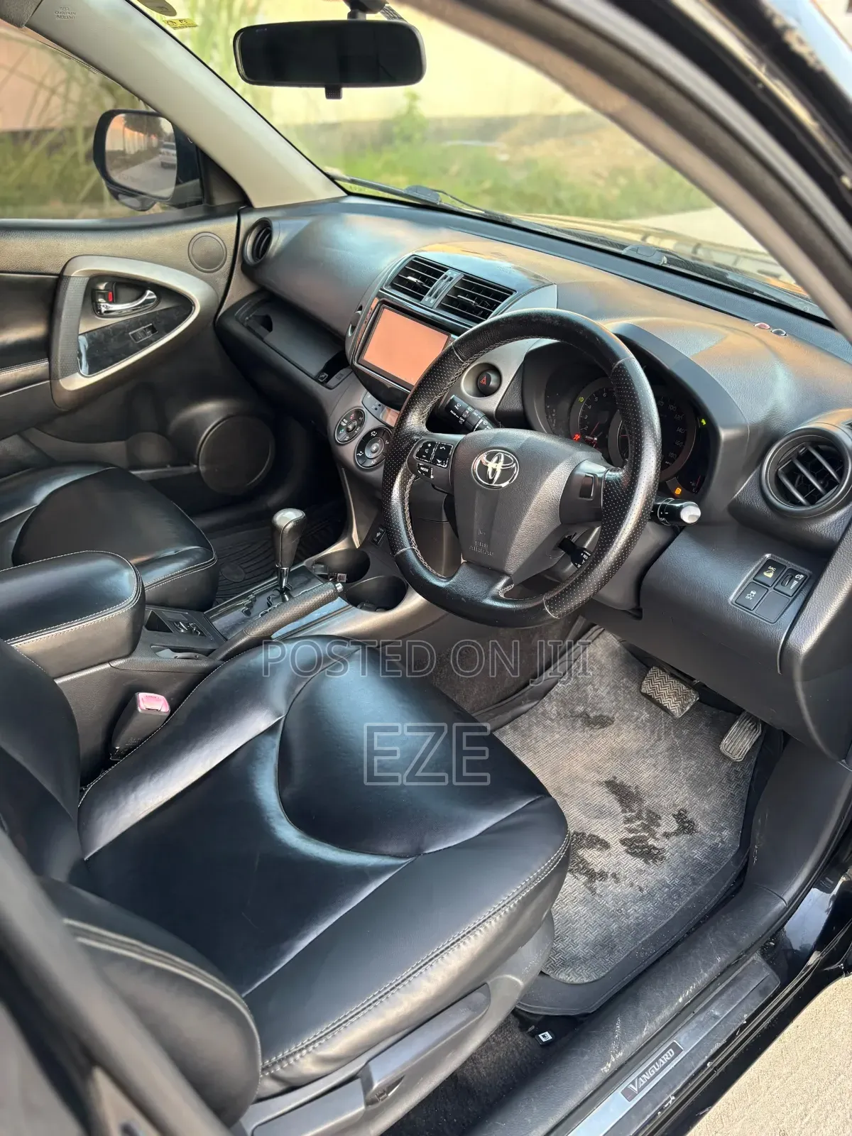 Toyota Vanguard 2010 Black