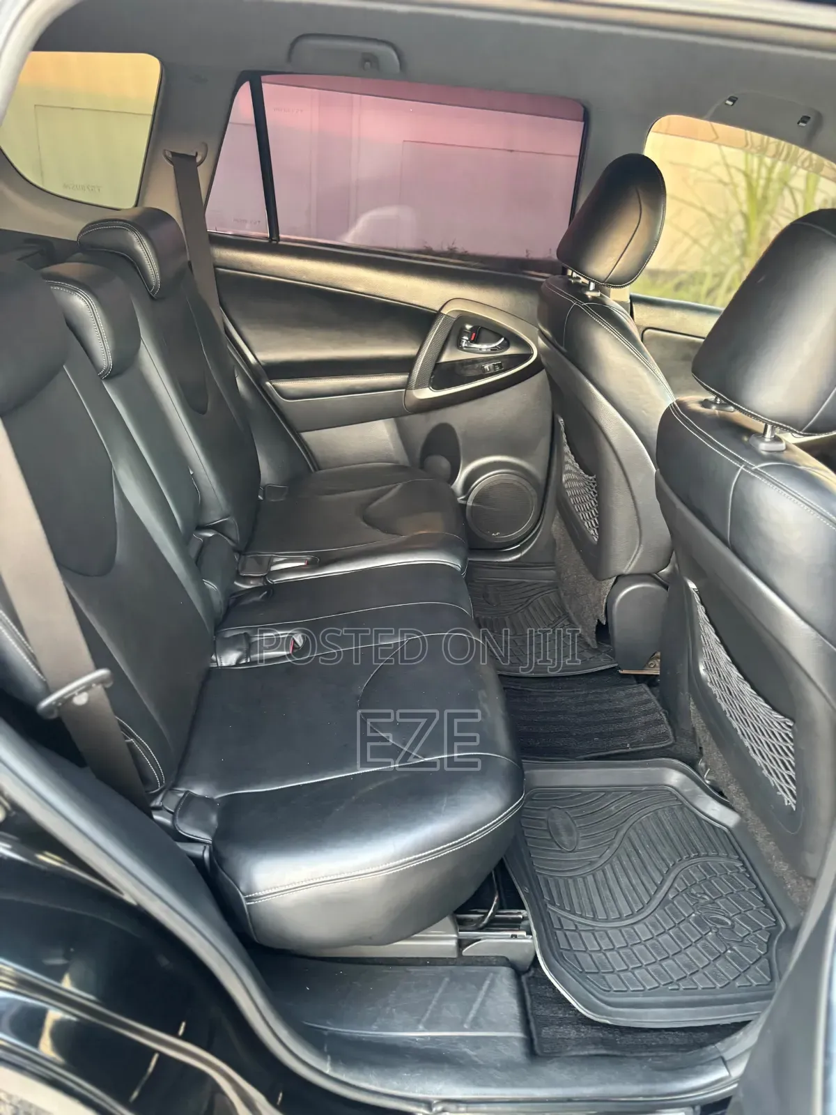 Toyota Vanguard 2010 Black